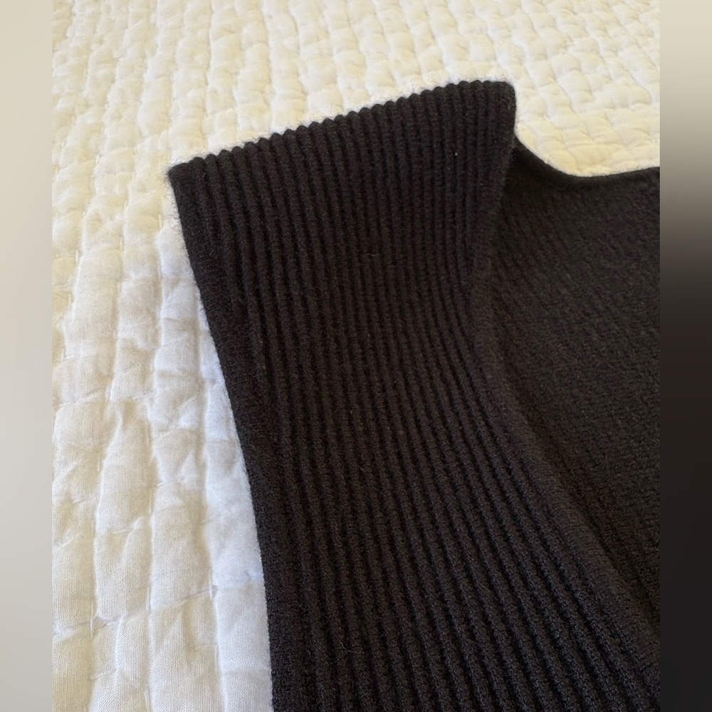 Black Ribbed Top - Picture 7 of 8
